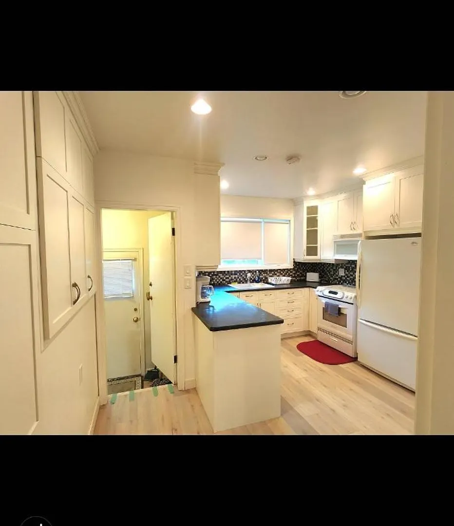 Spacious Entire Two Bedroom Home Edmonton